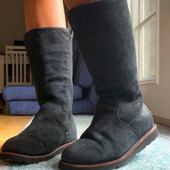 UGG Shoes - UGGs women’s size 7